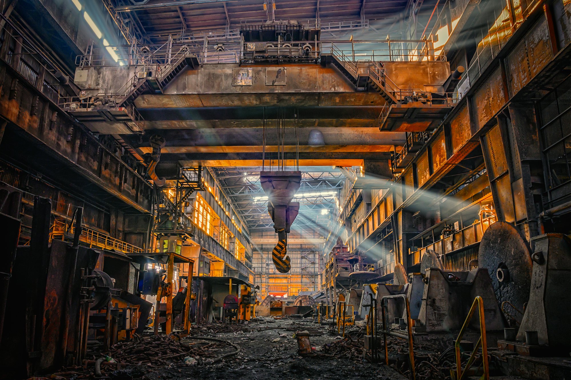 Interior de planta metalúrgica